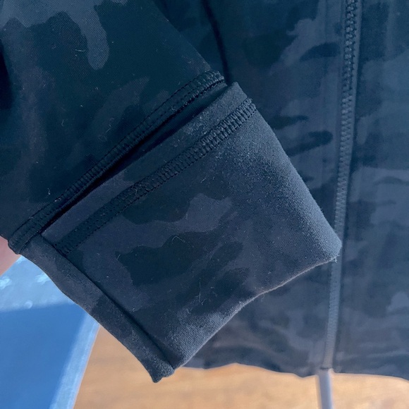 lululemon Define Jacket in Dark Camo - Picture 5 of 6